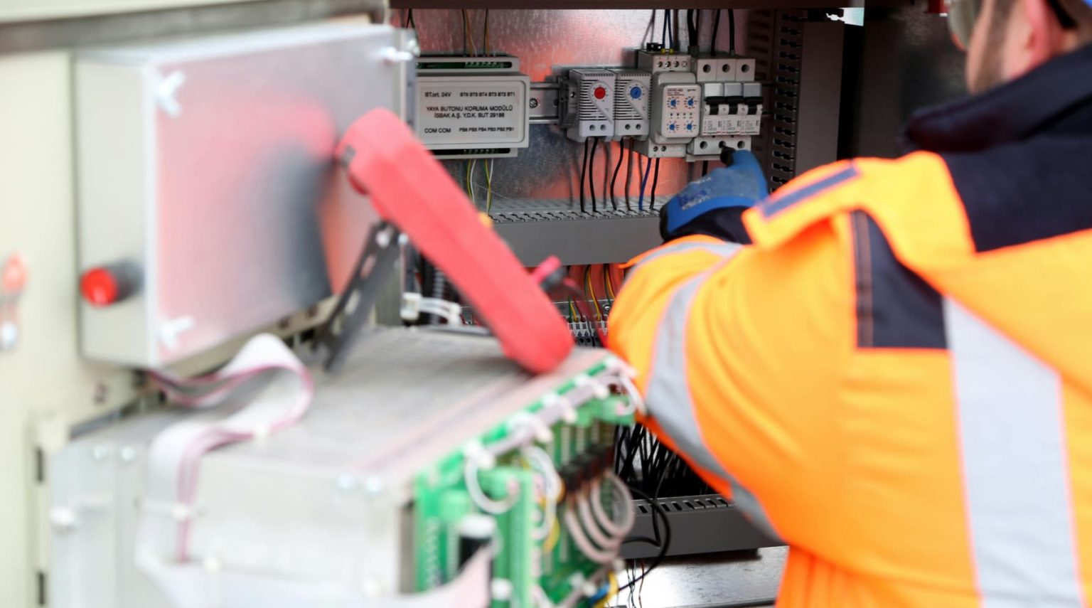 Multas por Energía Reactiva: ¿Qué son y cómo eliminarlas?